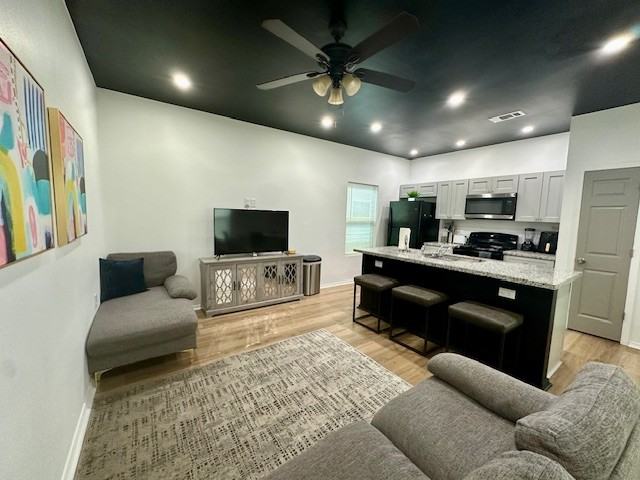 1127 S Dupre St #3 - Photo 2 of 9