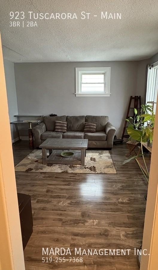 923 Tuscarora St #MAIN - Photo 3 of 26