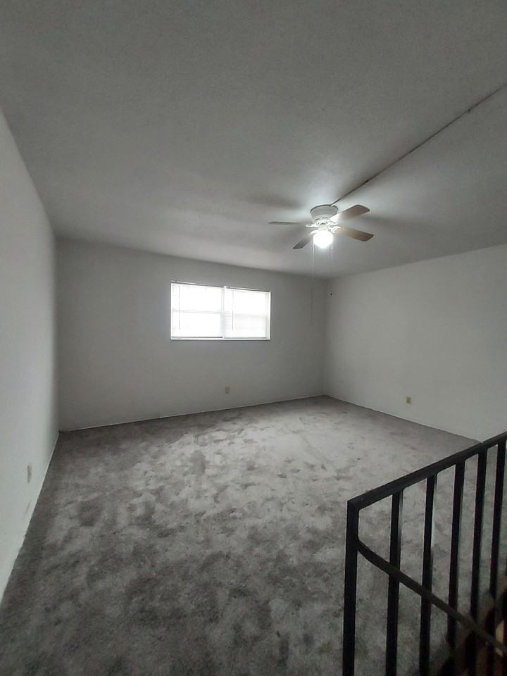 187 Buckingham St #A - Photo 5 of 8