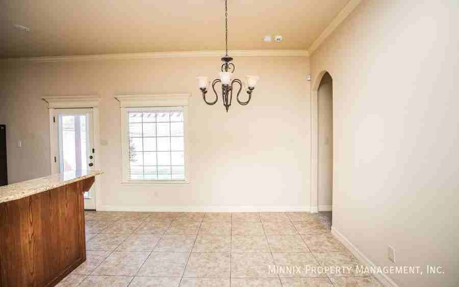 6204 101st Pl - Photo 7 of 50