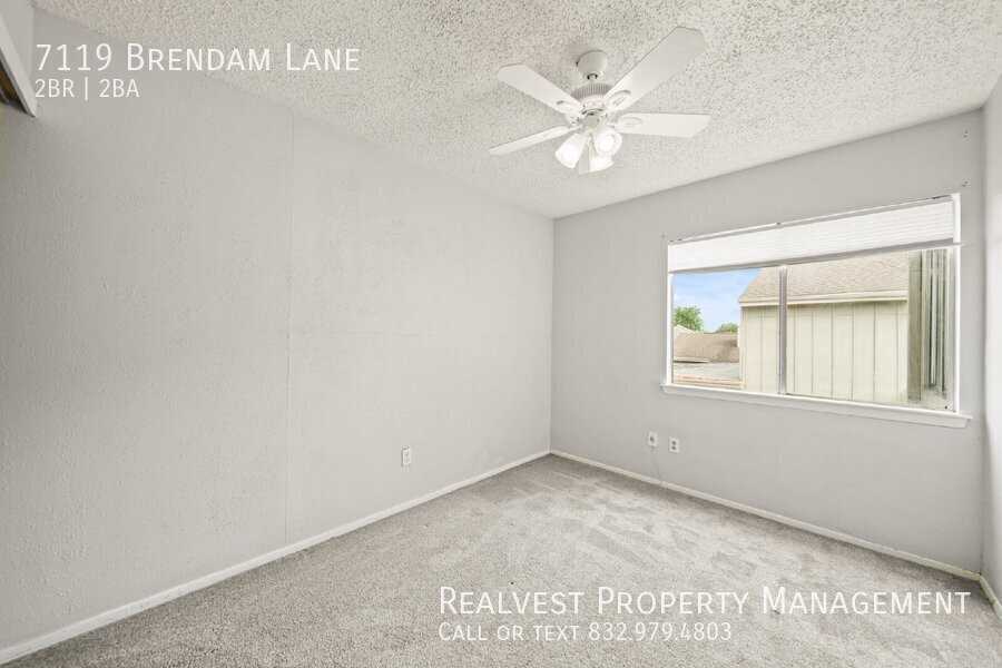 7119 Brendam Ln - Photo 5 of 12