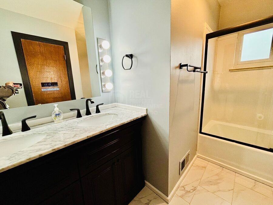 5721 Everett St #A - Photo 7 of 12