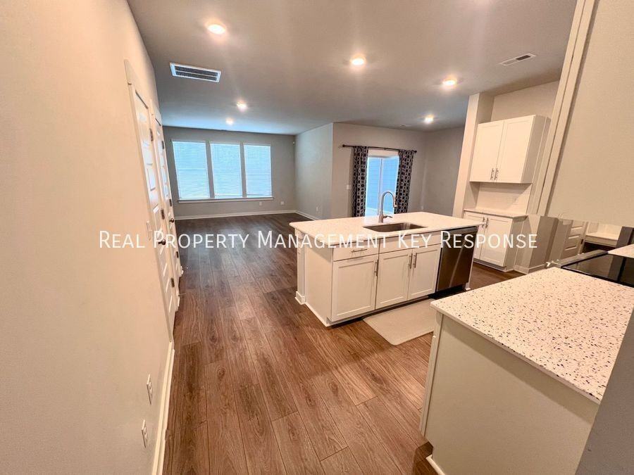 5035 Percival Dr - Photo 2 of 21