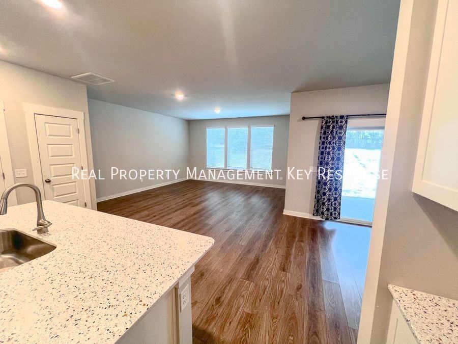 5035 Percival Dr - Photo 3 of 21