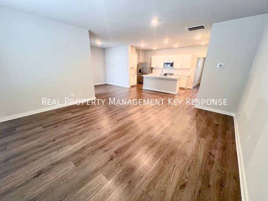 5035 Percival Dr - Photo 4 of 21