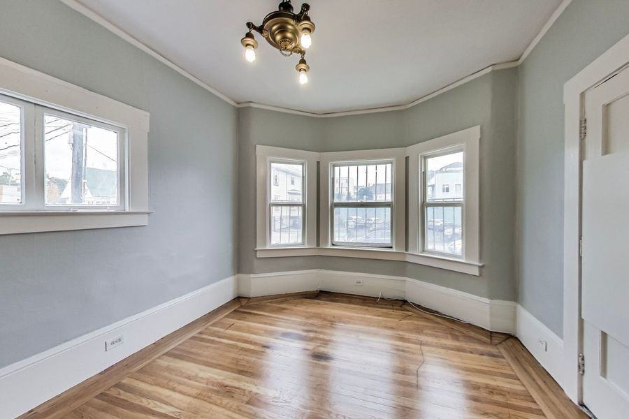 1407 2nd Ave #04 - Photo 2 of 13