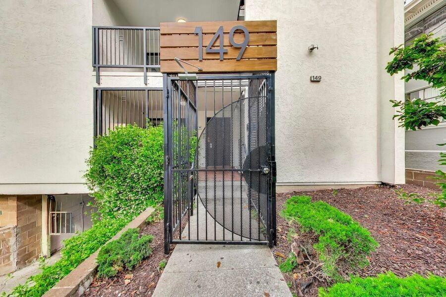 149 Montecito Ave #207 - Photo 7 of 26