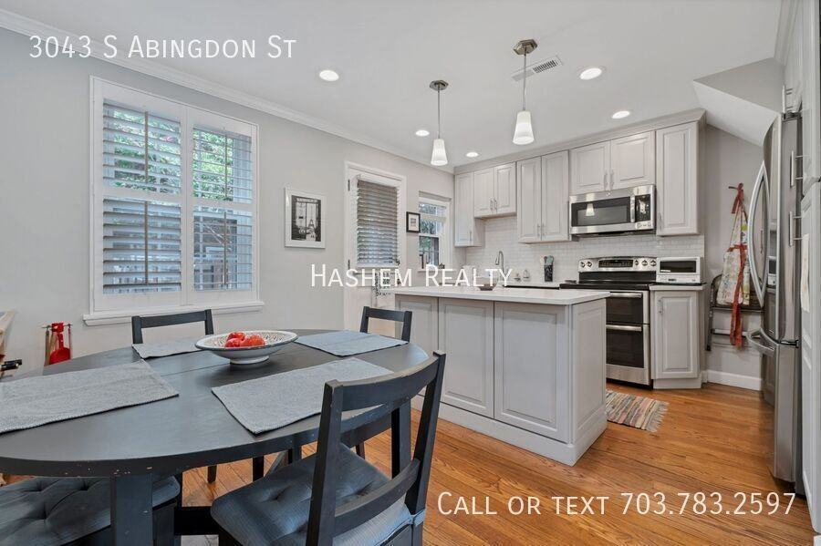 3043 S Abingdon St - Photo 2 of 15