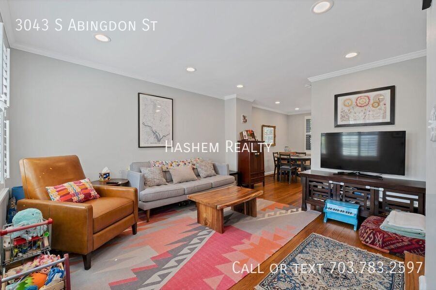 3043 S Abingdon St - Photo 5 of 15