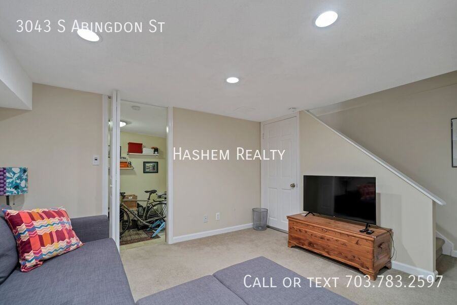 3043 S Abingdon St - Photo 7 of 15