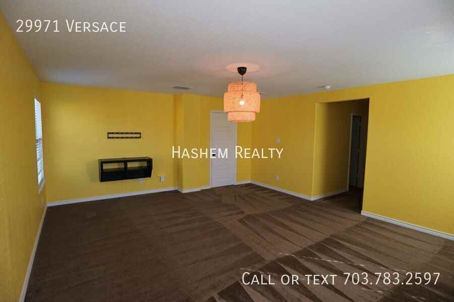 29971 Versace - Photo 7 of 16