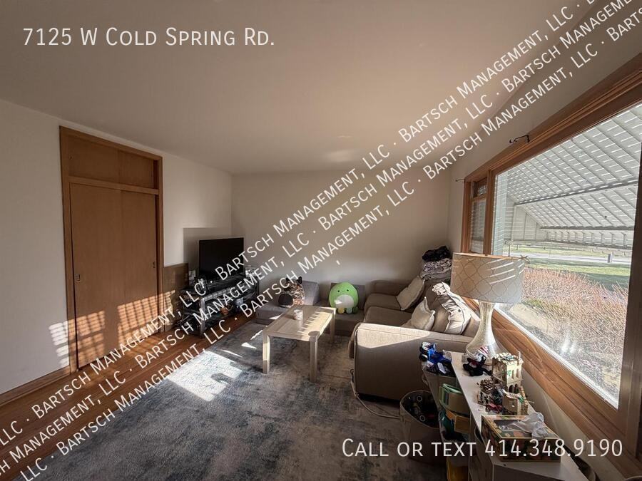 7125 W Cold Spring Rd - Photo 2 of 9