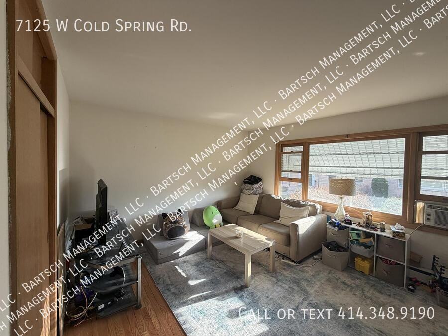 7125 W Cold Spring Rd - Photo 3 of 9