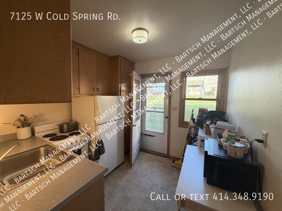 7125 W Cold Spring Rd - Photo 4 of 9