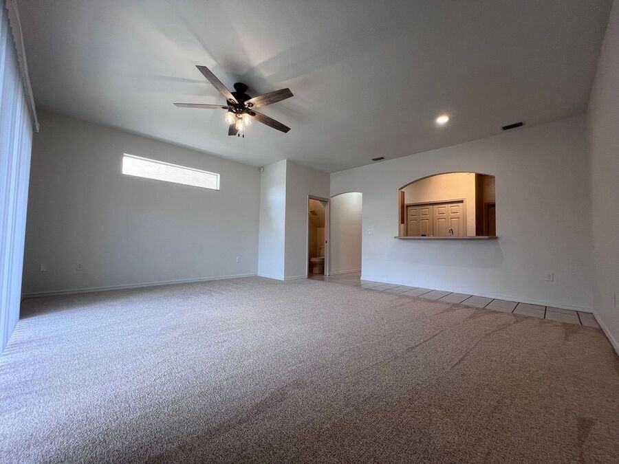 2216 Garden Lake Dr - Photo 2 of 10