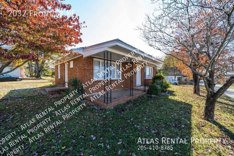 2032 Front St Ne - Photo 4 of 21