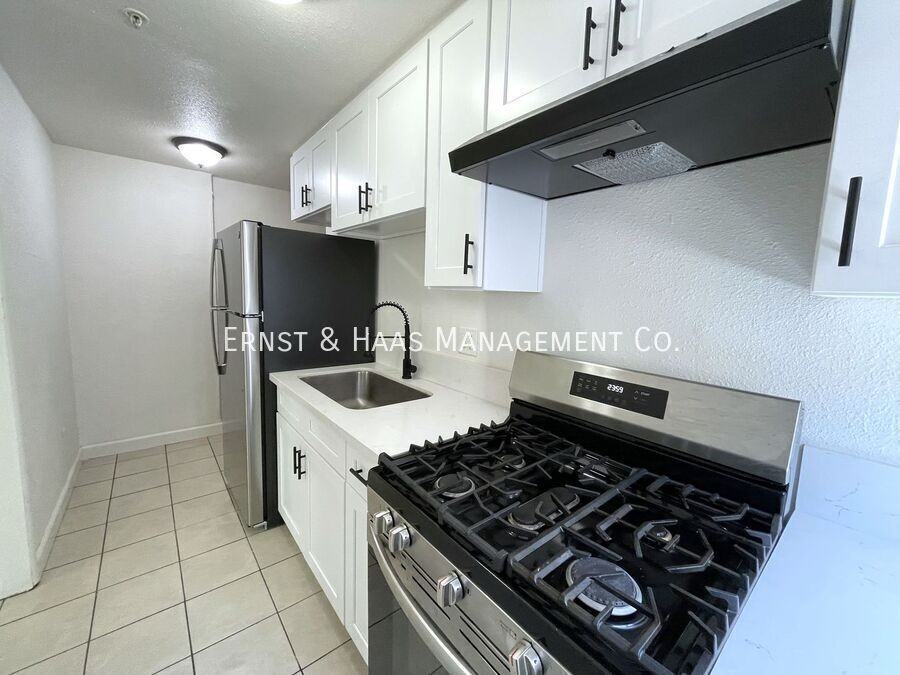 313 E Market St #C - Photo 4 of 8