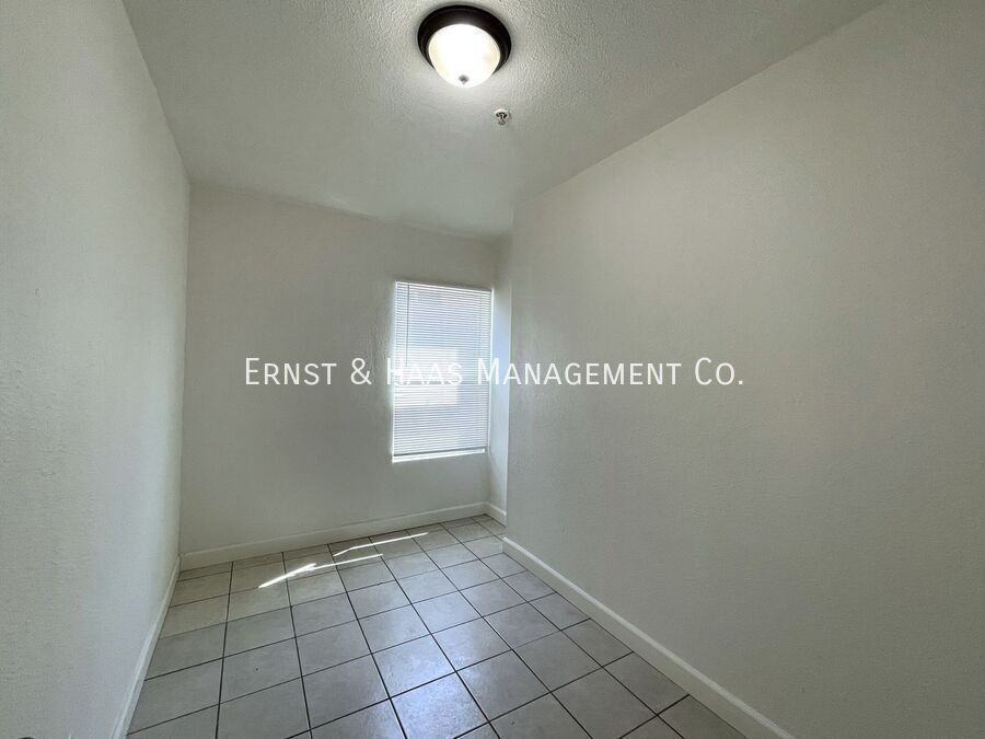 313 E Market St #C - Photo 5 of 8