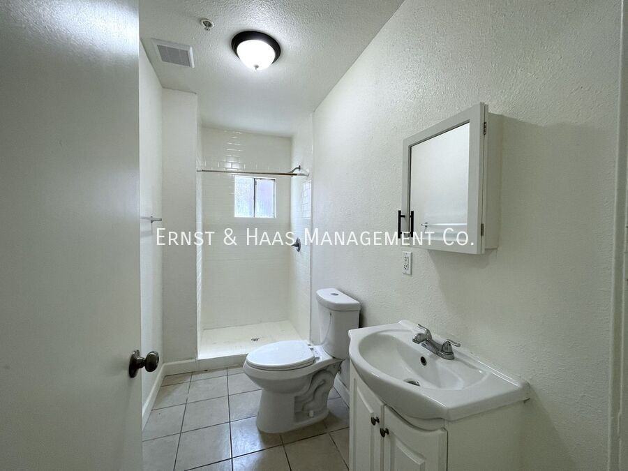 313 E Market St #C - Photo 6 of 8