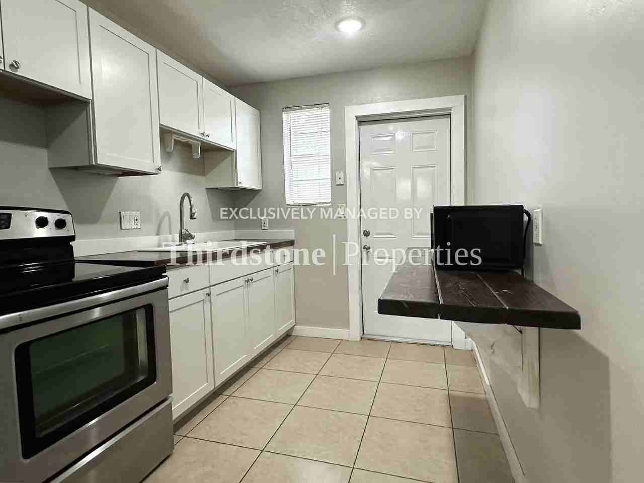 1930 Park St #A - Photo 3 of 14