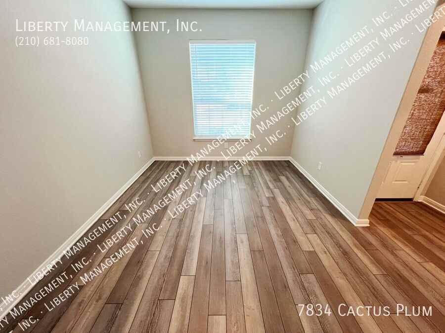 7834 Cactus Plum Dr - Photo 3 of 33