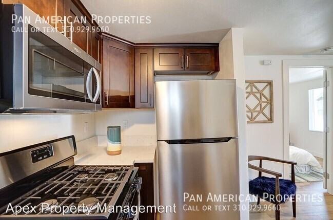 424 E Truslow Ave #01 - Photo 6 of 8