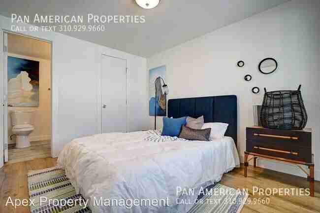 424 E Truslow Ave #01 - Photo 7 of 8