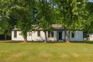 featured image of 1229 Berwick Trl