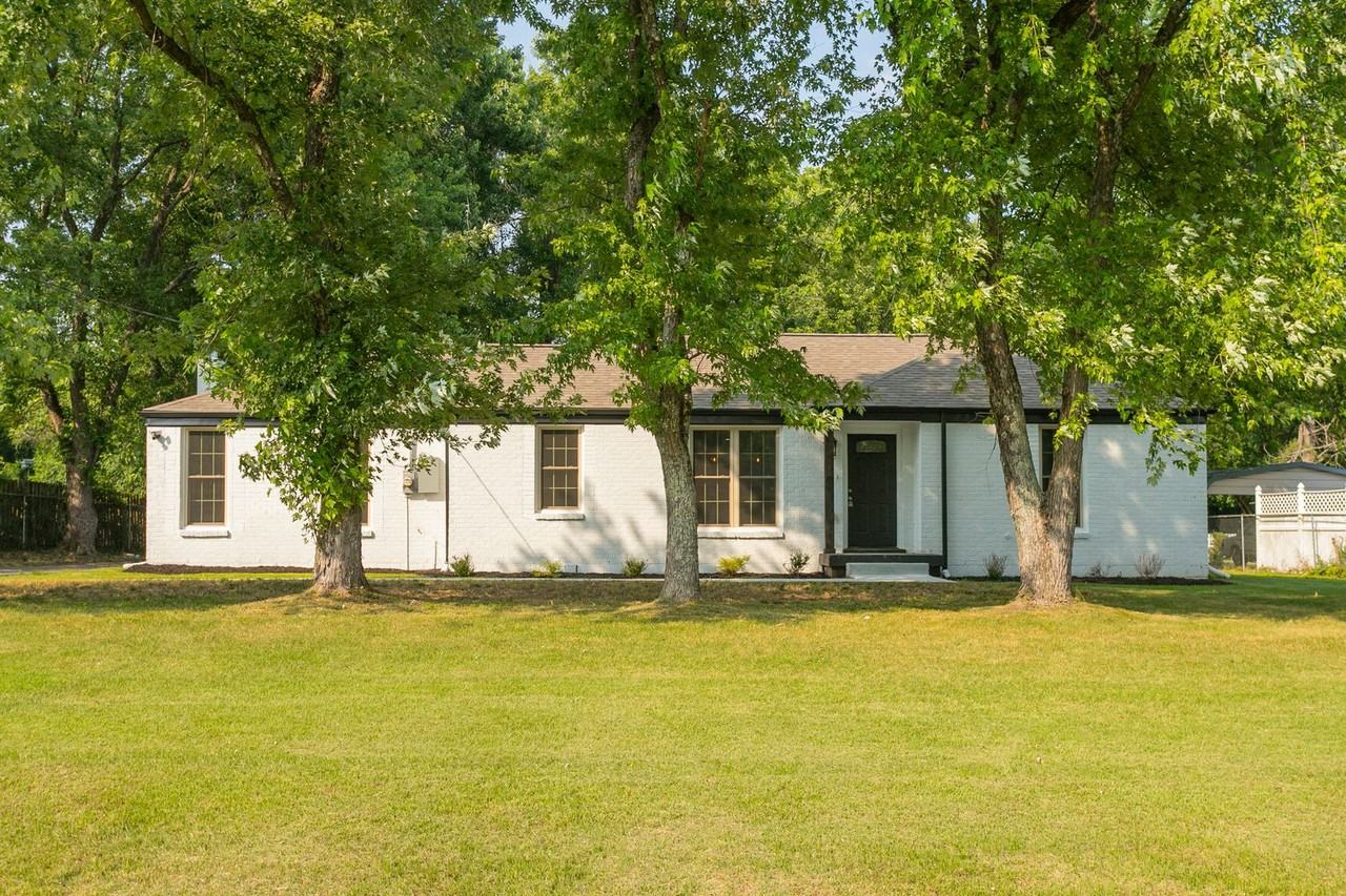 1229 Berwick Trl - Photo 4 of 47