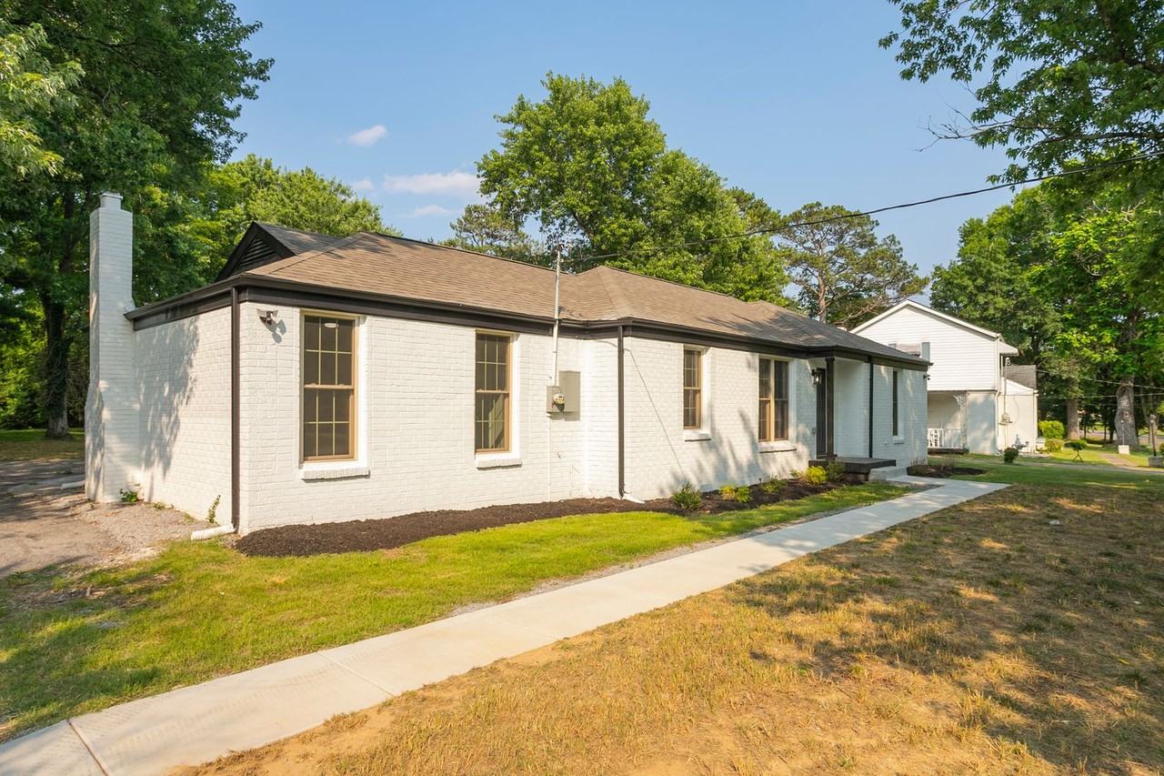 1229 Berwick Trl - Photo 5 of 47