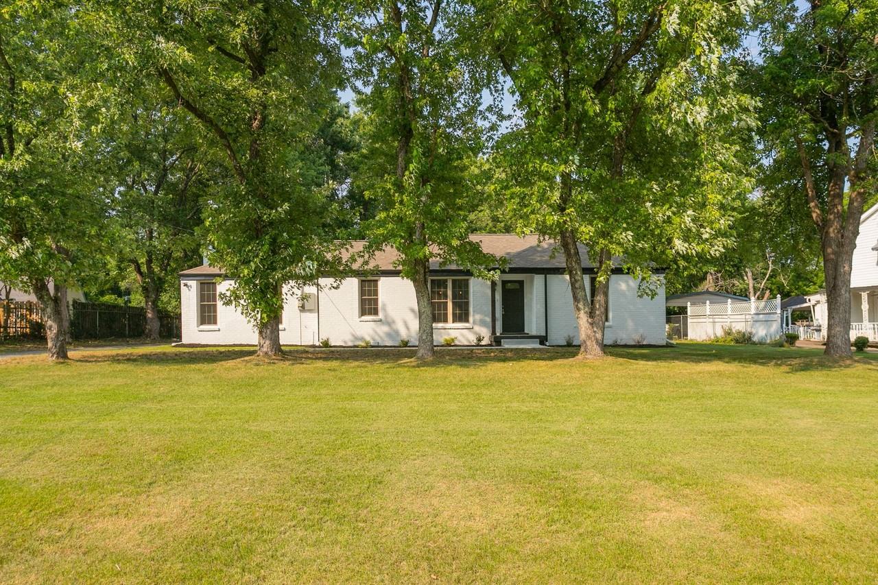 1229 Berwick Trl - Photo 7 of 47