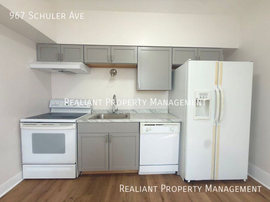 967 Shuler Ave - Photo 5 of 24
