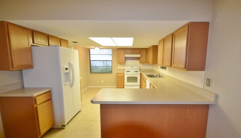 821 River Oak Dr W - Photo 3 of 9