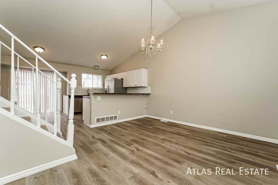 4324 Liverpool Ct - Photo 3 of 20