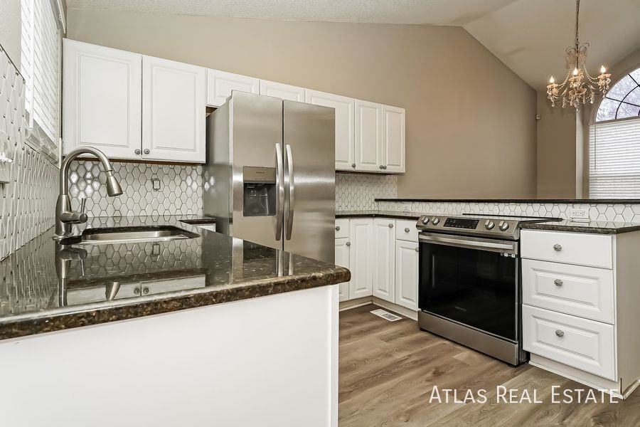 4324 Liverpool Ct - Photo 7 of 20