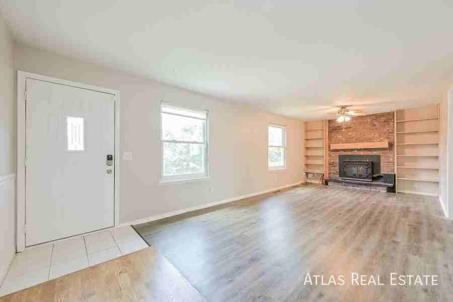 17124 E Kent Dr - Photo 2 of 36