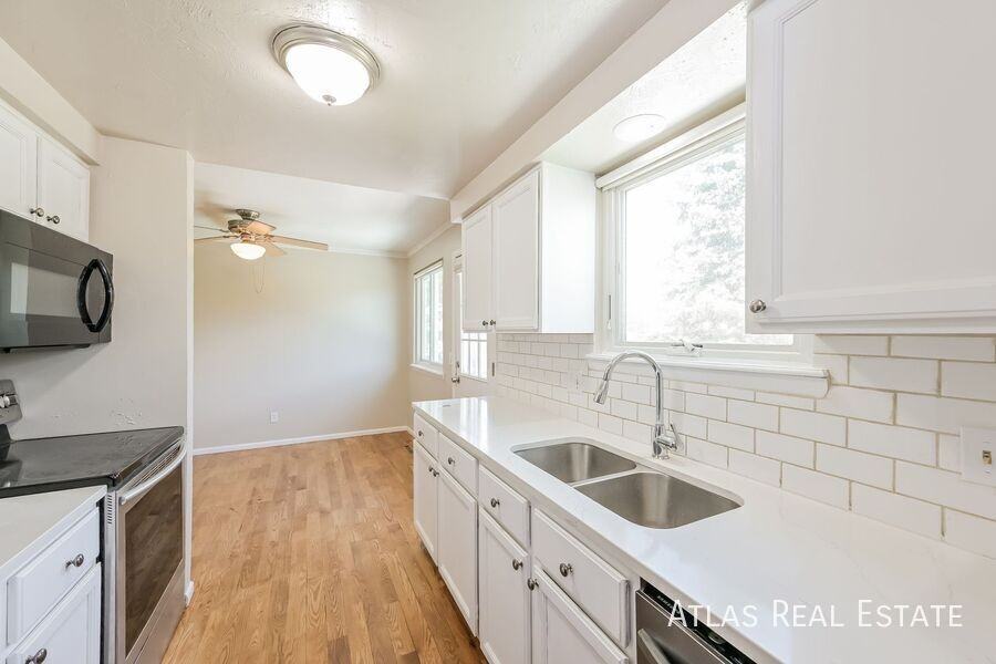 17124 E Kent Dr - Photo 6 of 36