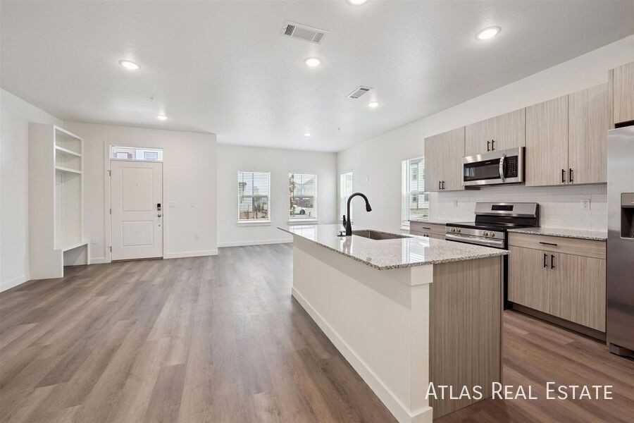 630 Coney Aly #20-630 - Photo 7 of 50