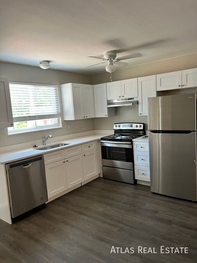 11194 Forest Ave - Photo 3 of 13