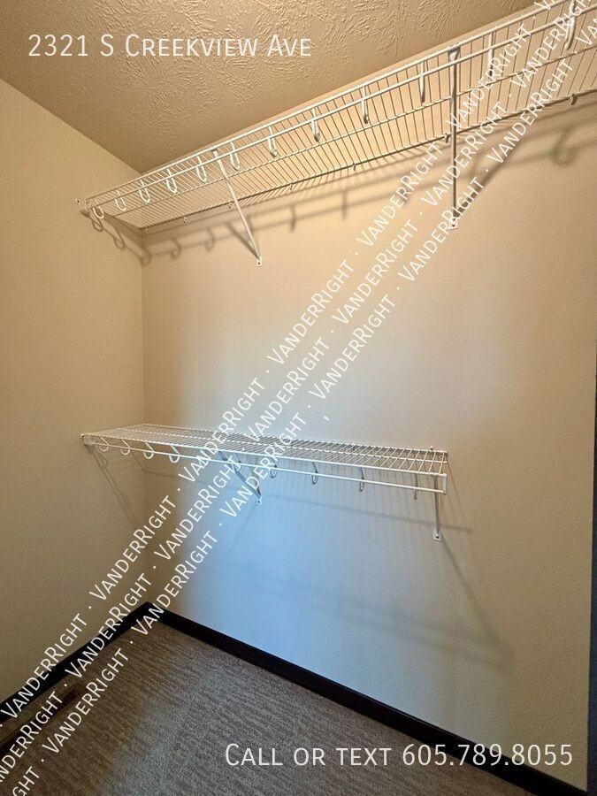 2321 S Creekview Ave - Photo 7 of 22