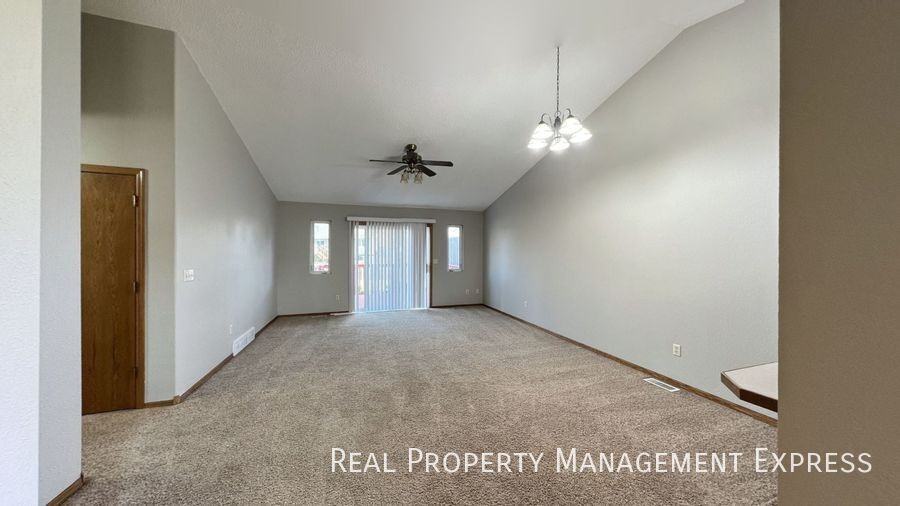 1608 S Campbell Trl - Photo 7 of 21