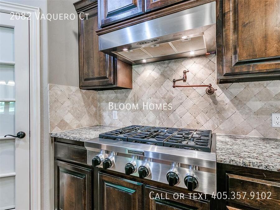 2082 Vaquero Ct - Photo 6 of 25