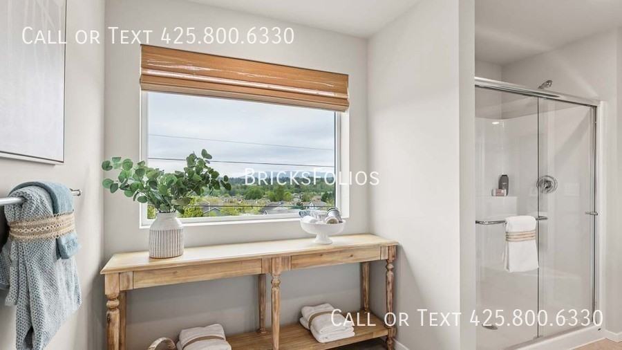 4004 Hyde Loop Ne - Photo 6 of 26