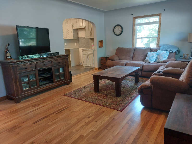 802 Smith St - Photo 6 of 21