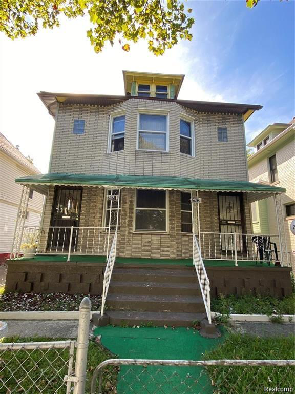 2925 Helen St - Photo 4 of 11