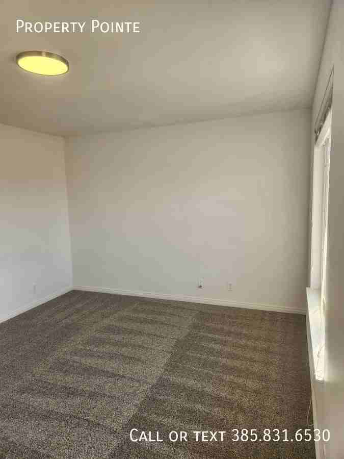 1573 S 2000 W #B - Photo 4 of 37