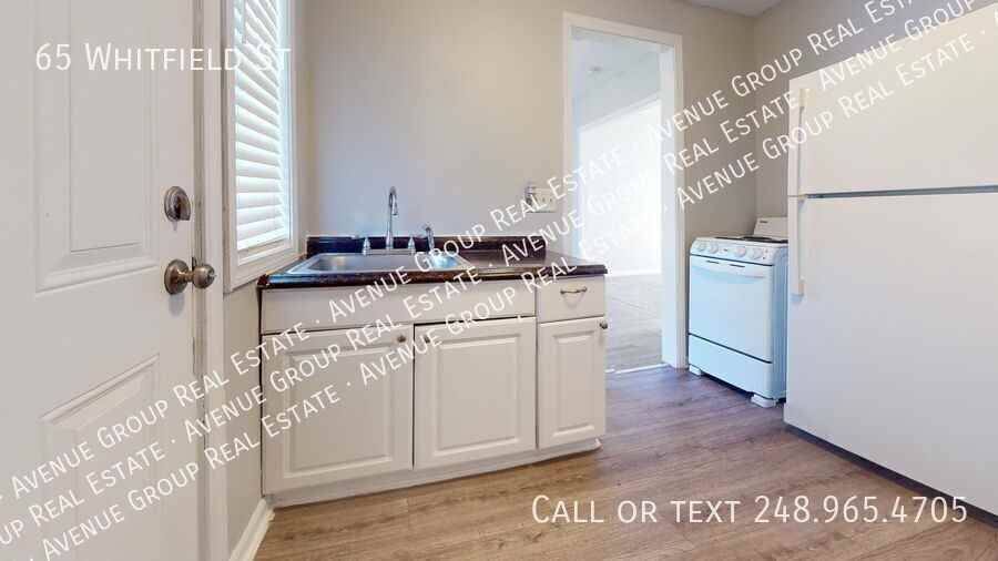 65 Whitfield St - Photo 2 of 12