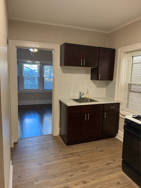 2918 S Haynes Ct #1F - Photo 4 of 11