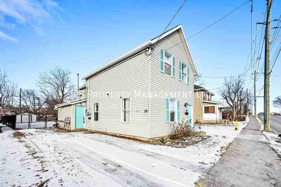 132 Moira St E - Photo 3 of 23