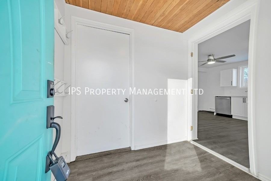 132 Moira St E - Photo 5 of 23